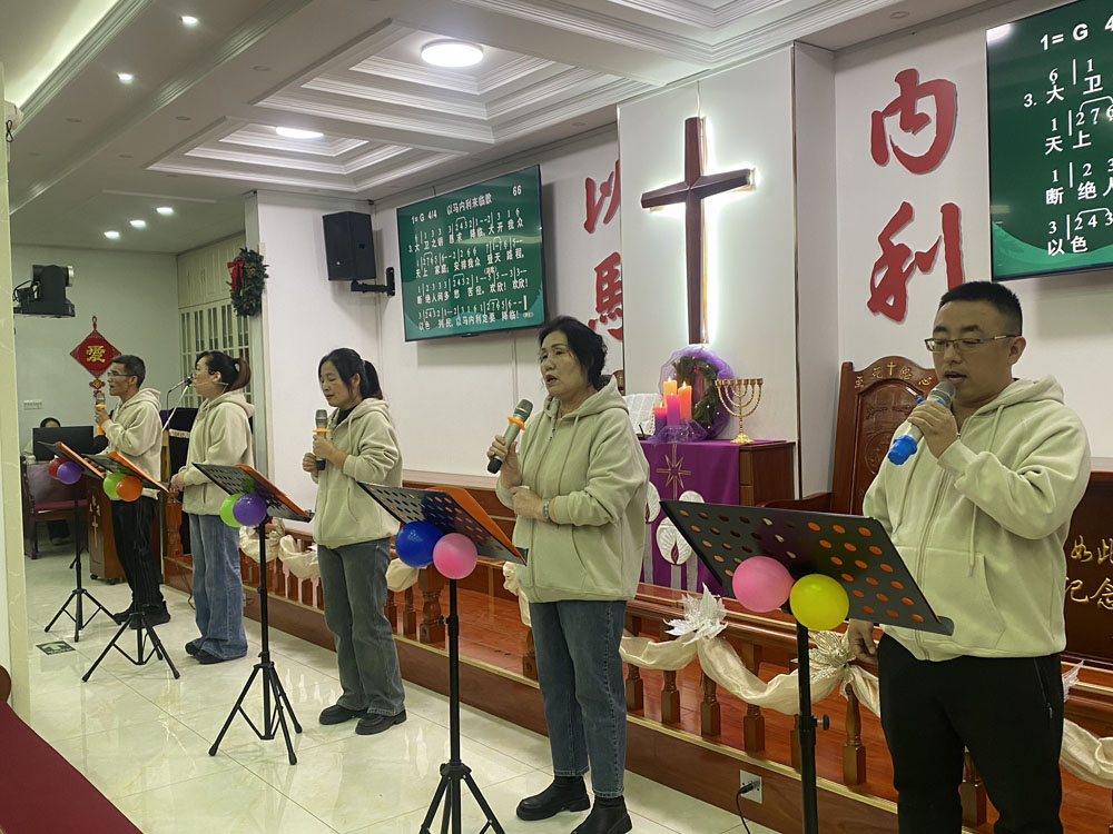2025.12.24柏杨树堂平安夜圣乐崇拜 (1).jpg
